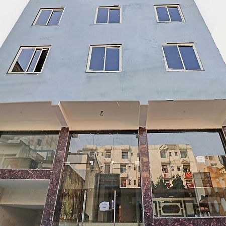 Townhouse Tark Inn New Delhi Exterior photo