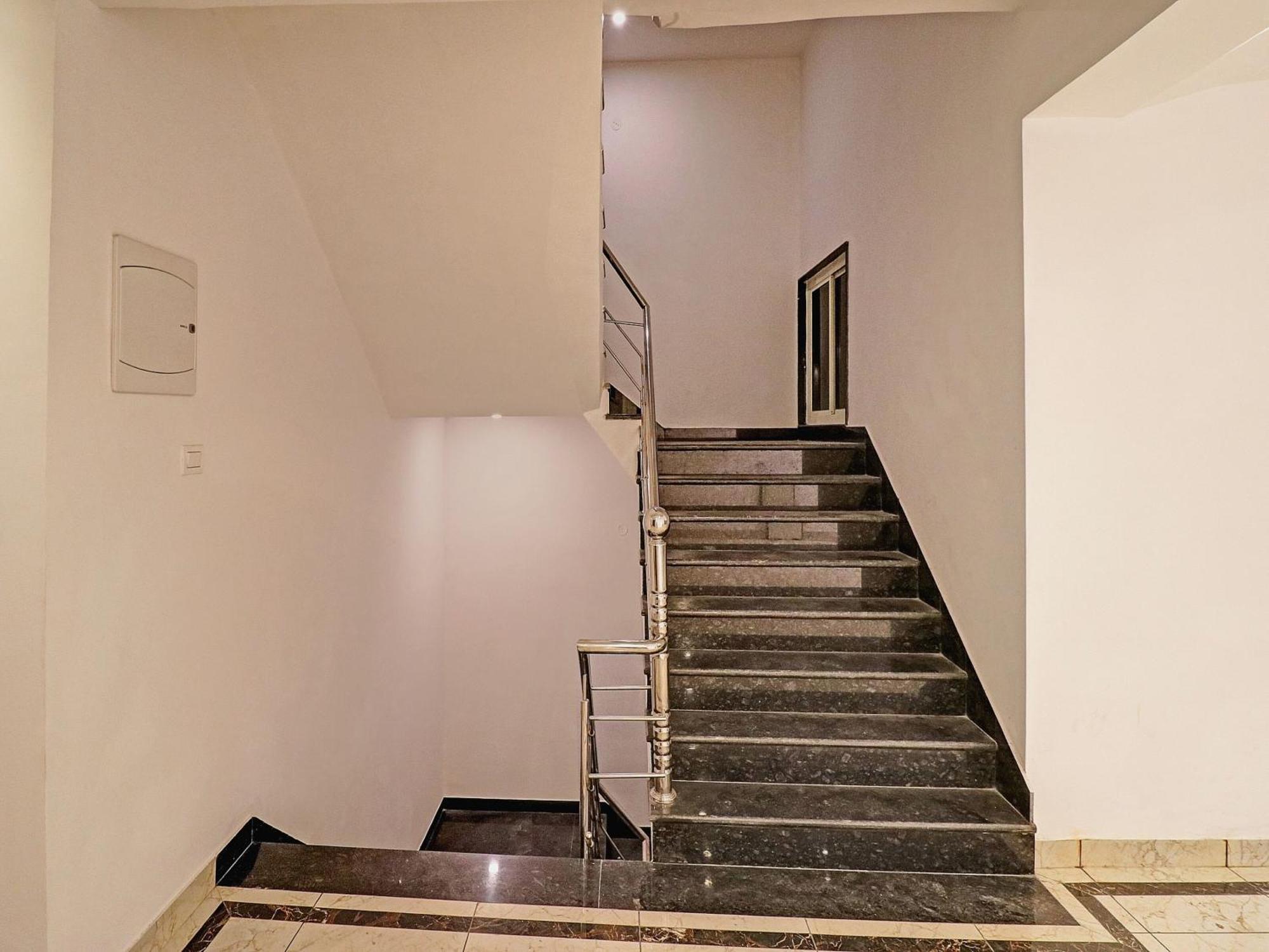 Townhouse Tark Inn New Delhi Exterior photo