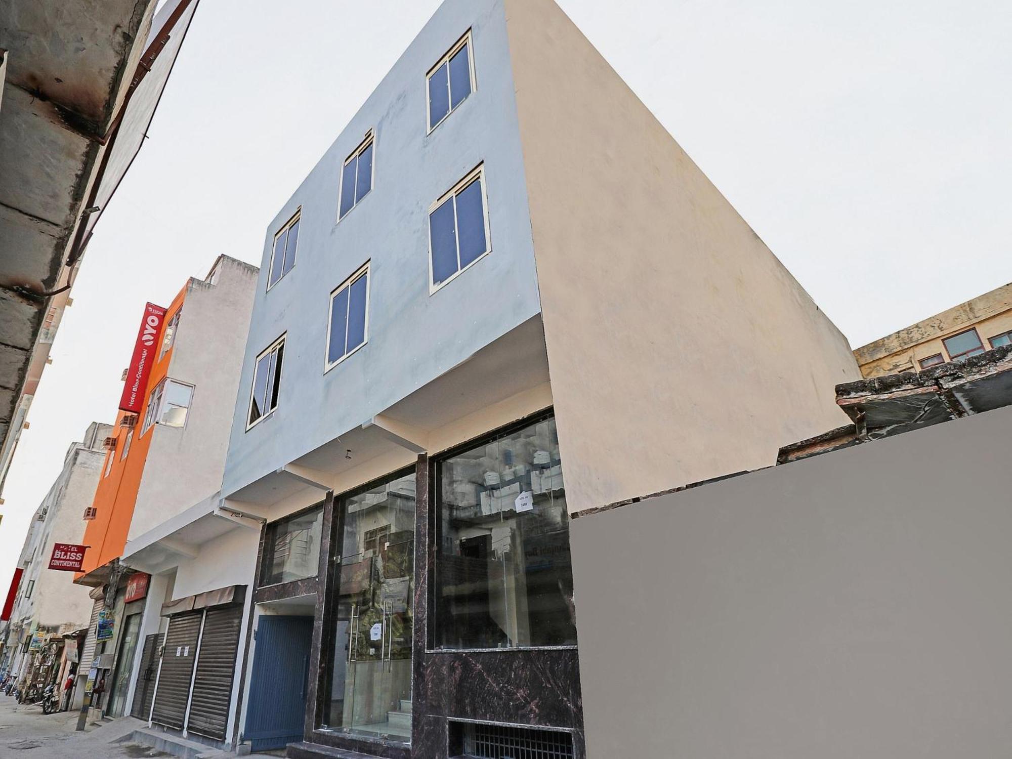 Townhouse Tark Inn New Delhi Exterior photo