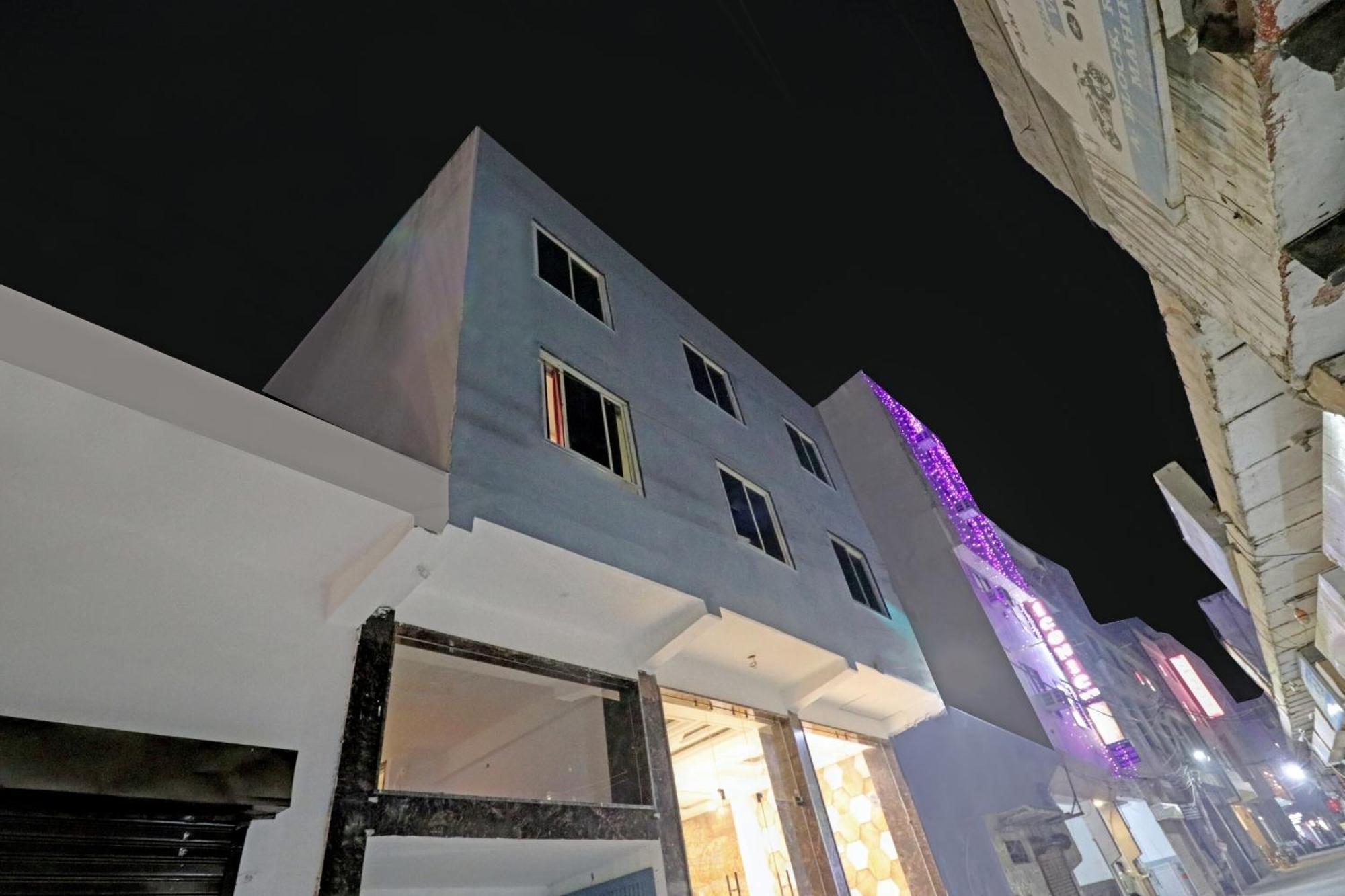 Townhouse Tark Inn New Delhi Exterior photo