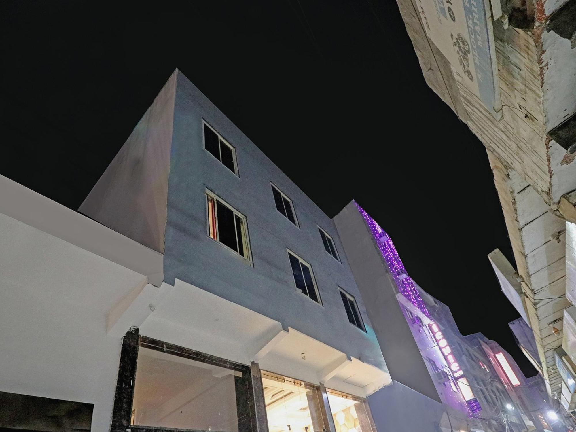 Townhouse Tark Inn New Delhi Exterior photo
