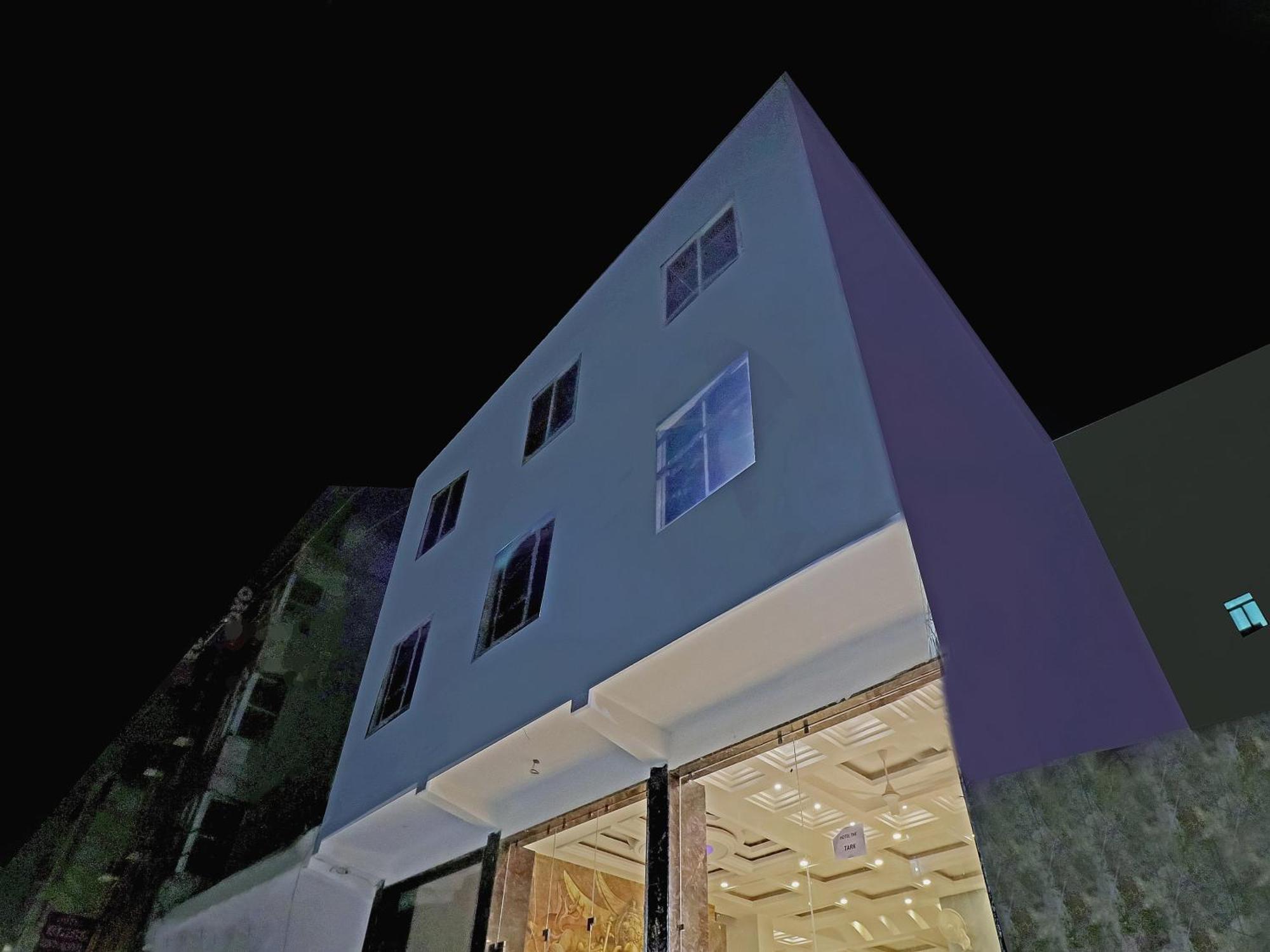 Townhouse Tark Inn New Delhi Exterior photo